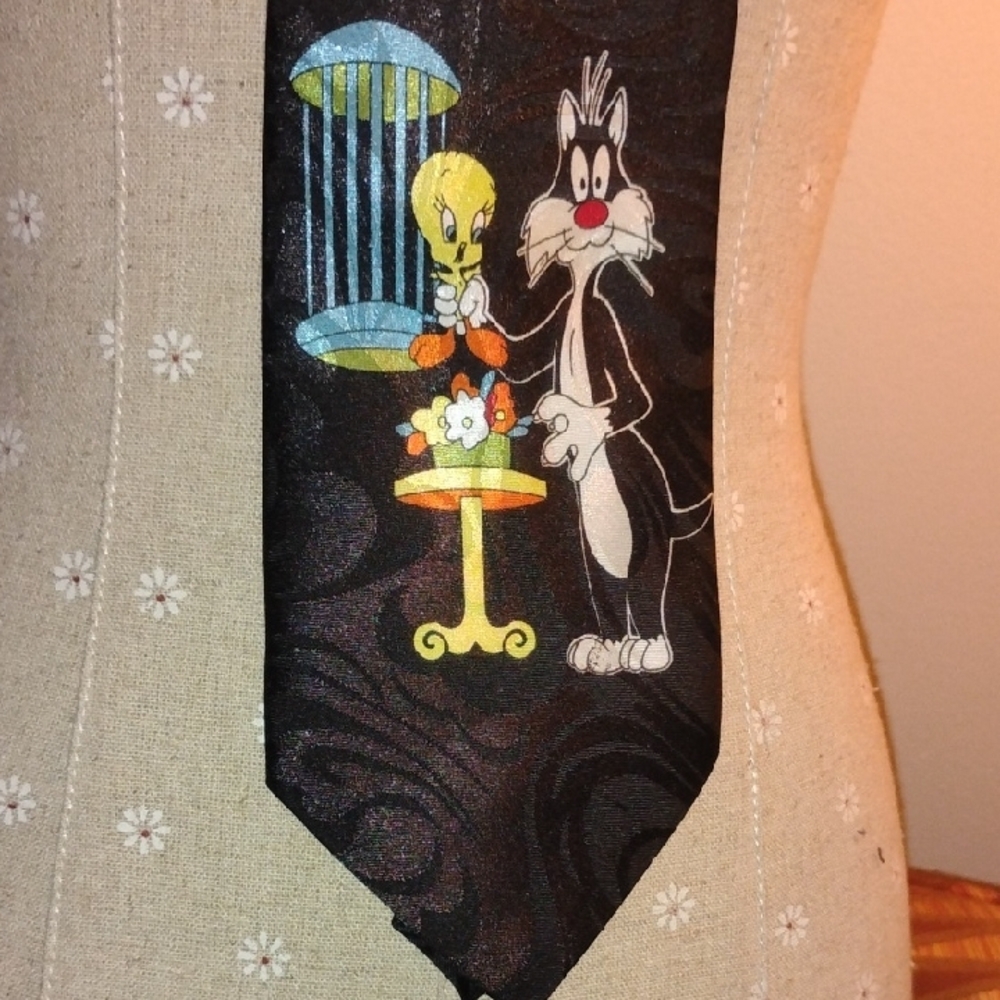 Black Looney Tunes Tie with Tweety and Sylvester - Picture 2 of 5